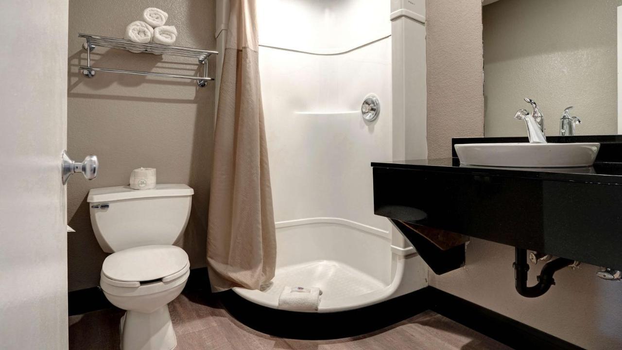 Double Room - Disability Access - Roll In Shower